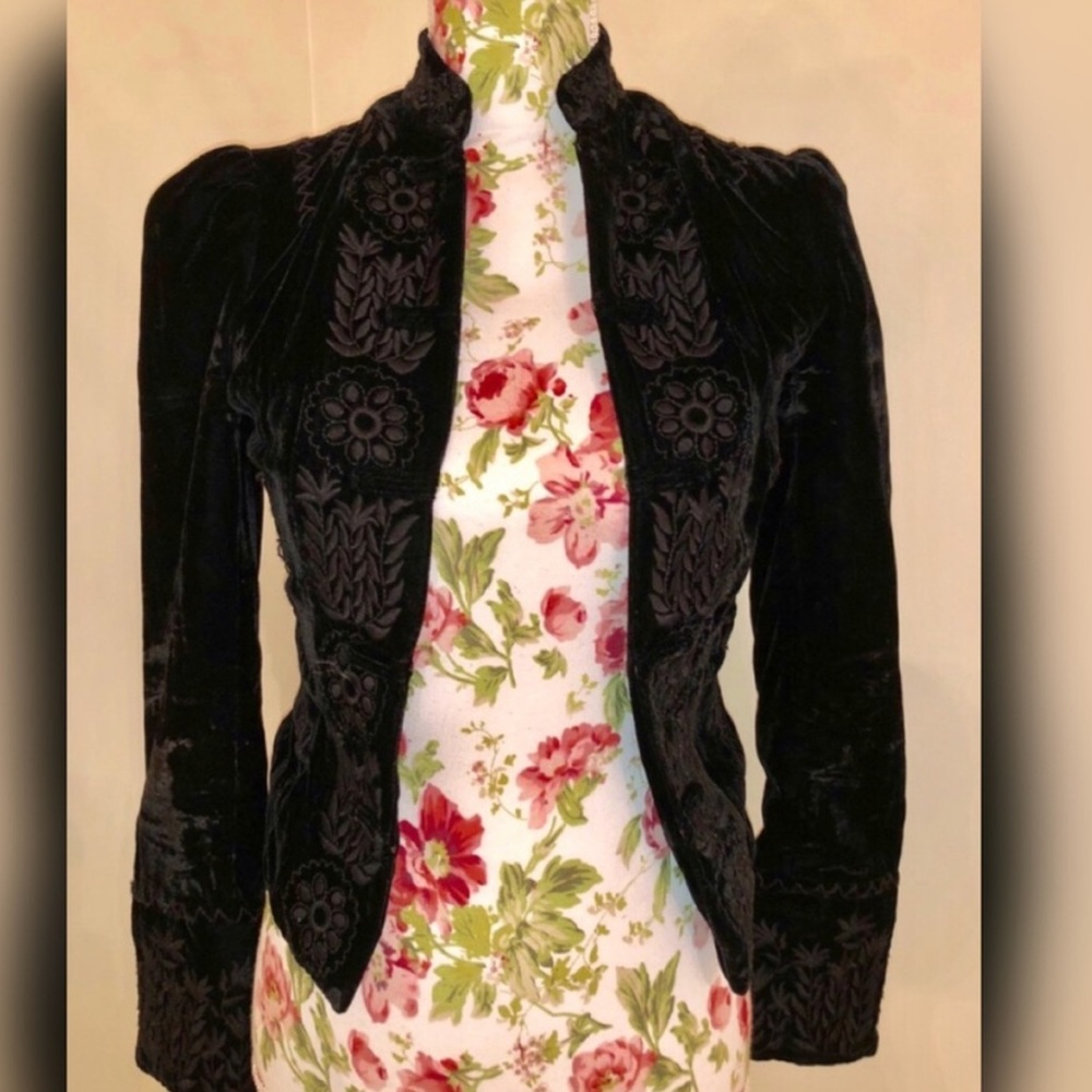 BCBG VELVET BLAZER